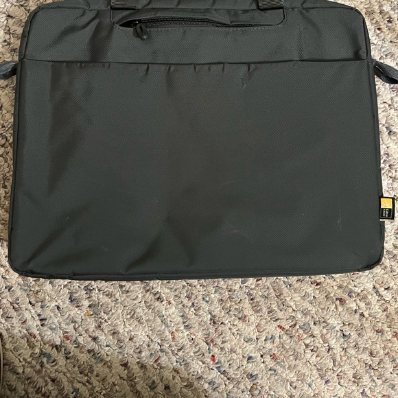 Computer bag/Case logic brand dark gray. Used/good .11x14x2 - Picture 2 of 8